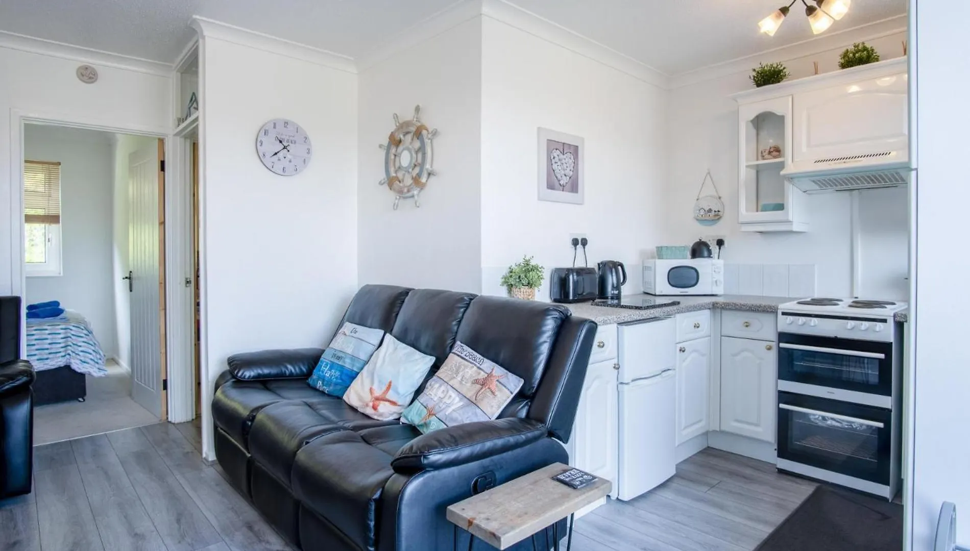 Bayview 32 - 2 Bedroom Chalet - Bayview Oxwich