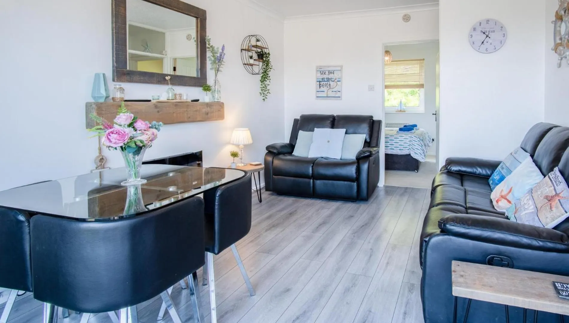 Bayview 32 - 2 Bedroom Chalet - Bayview Oxwich